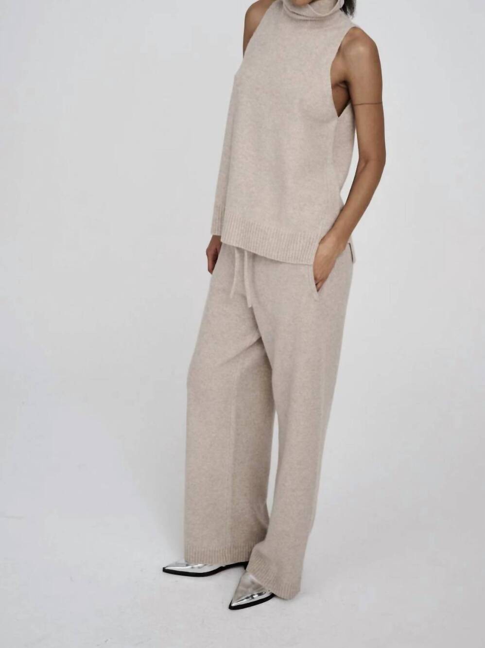 NEW RABENS SALONER diara funnel halter top in oatmeal